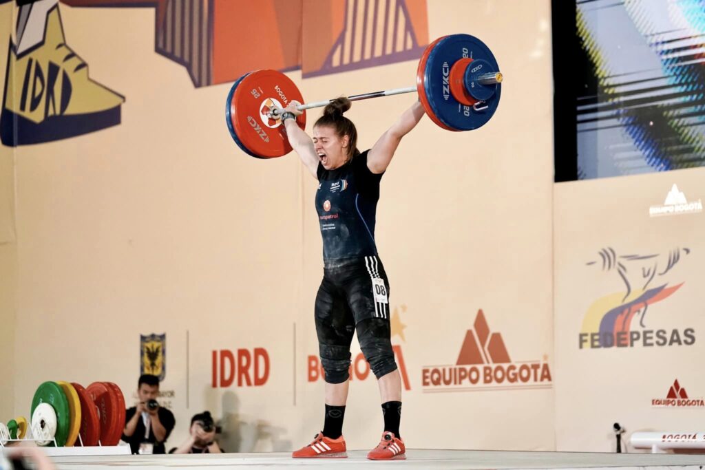 Loredana Toma, dublă campioană mondială la haltere! A stabilit şi un record mondial