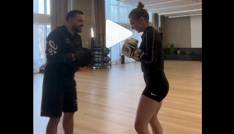 Halep lovește “sub centură”. Chris Evert o susține pe Simona