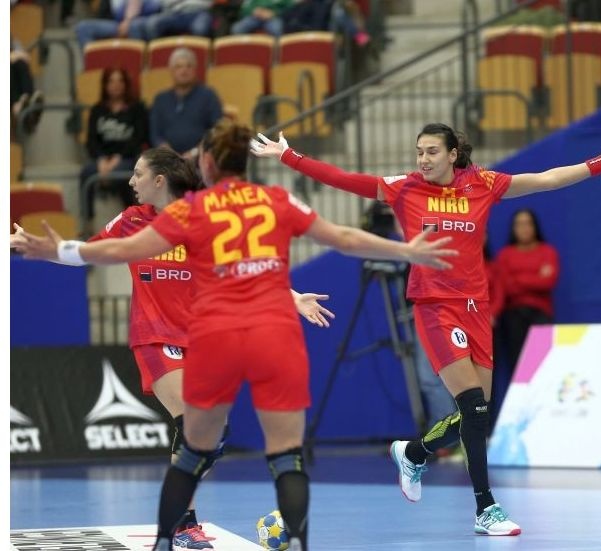 Ce sancțiune a primit clubul Rapid în scandalul dintre fanii giuleșteni și Cristina Neagu!