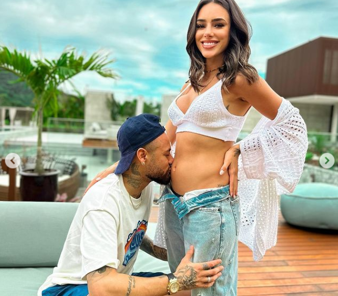 Neymar şi  Bruna Biancardi au anunţat că vor avea un copil