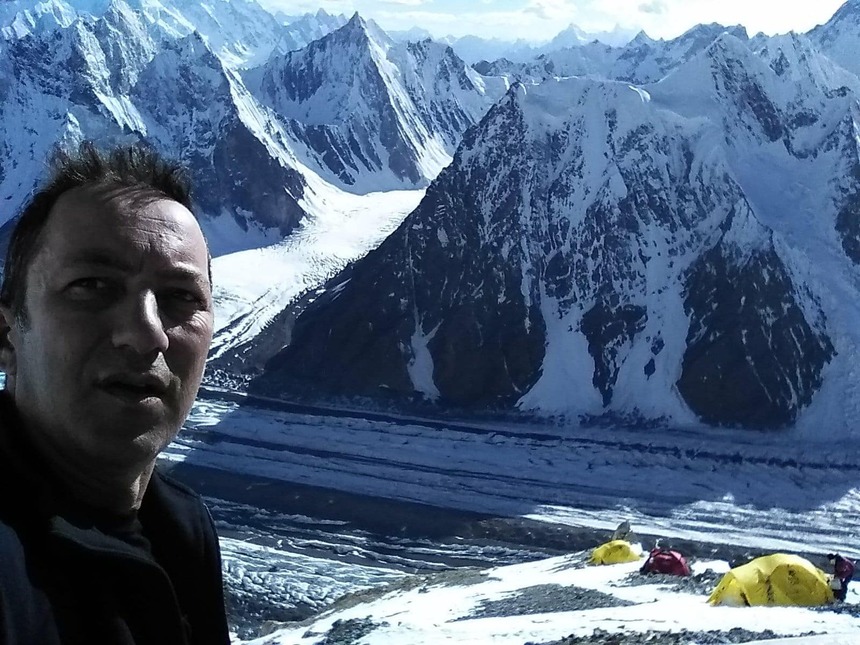 Horia Colibăşanu a urcat pe al zecelea vârf de peste 8.000 de metri, Broad Peak, fără oxigen suplimentar şi fără ajutorul şerpaşilor