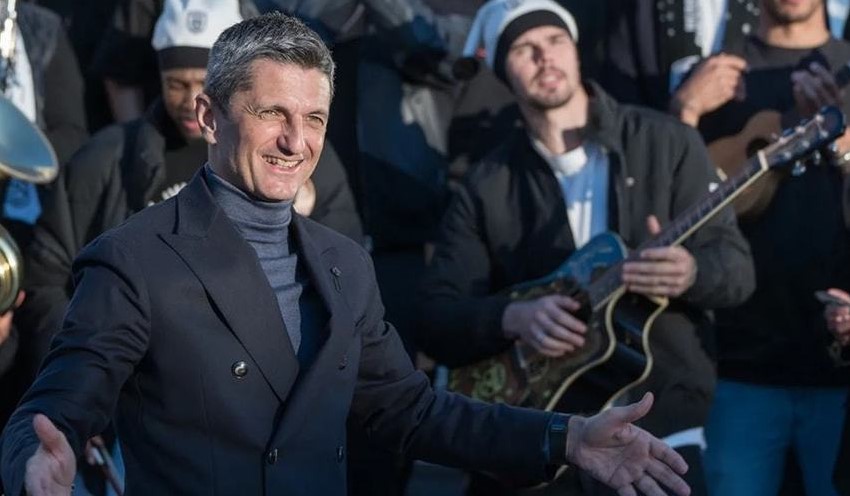 Răzvan Lucescu a dirijat corul jucătorilor de la PAOK într-un videoclip de Sărbători