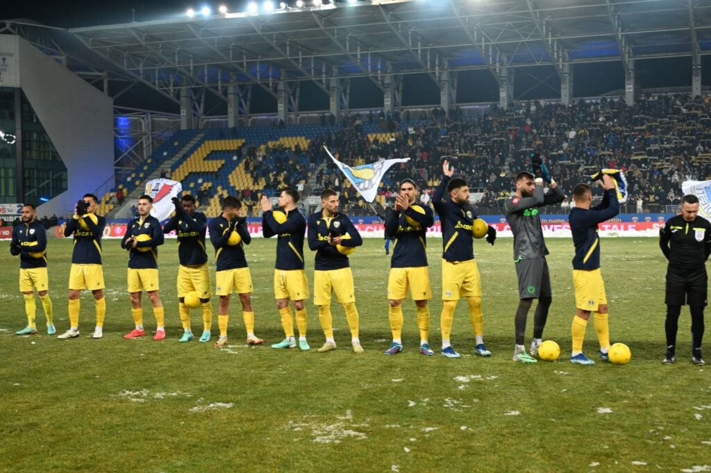 Alexandrion Group, alături de fani prin acțiunea „Mingi pentru suporteri” la victoria Petrolului din meciul cu Dinamo