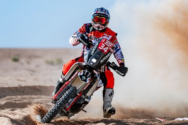 Emanuel Gyenes, locul 27 în etapa a şasea a Raliului Dakar
