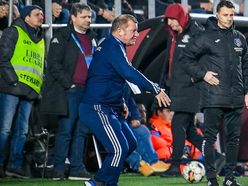 FC Rapid, după ce Dorinel Munteanu a spus că unii suporteri rapidişti sunt “bronzaţi”: „Suntem stupefiați și indignaţi”