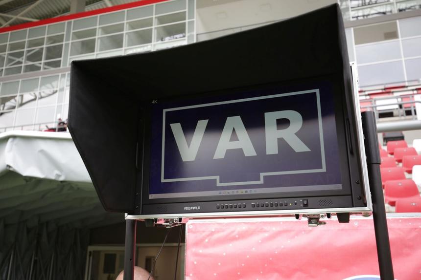 Operatorul de reluări a utilizat greşit procedura numită triangulaţie – explicaţiile VAR după meciul FCSB – Farul