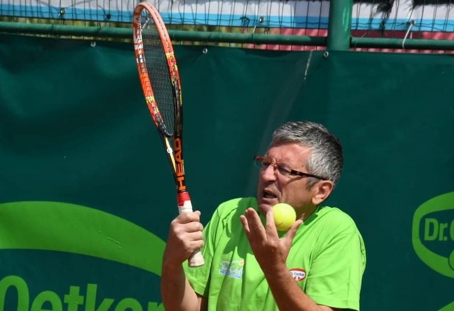 Halep, experimentul Abramovic, parfumul și revolverul