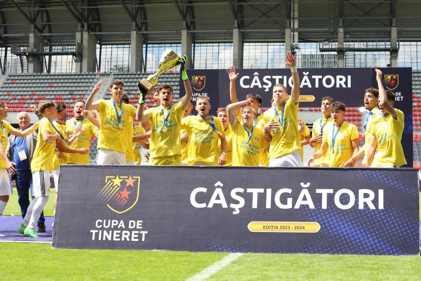 Universitatea Cluj a câştigat Cupa de Tineret, în deschiderea finalei Cupei României