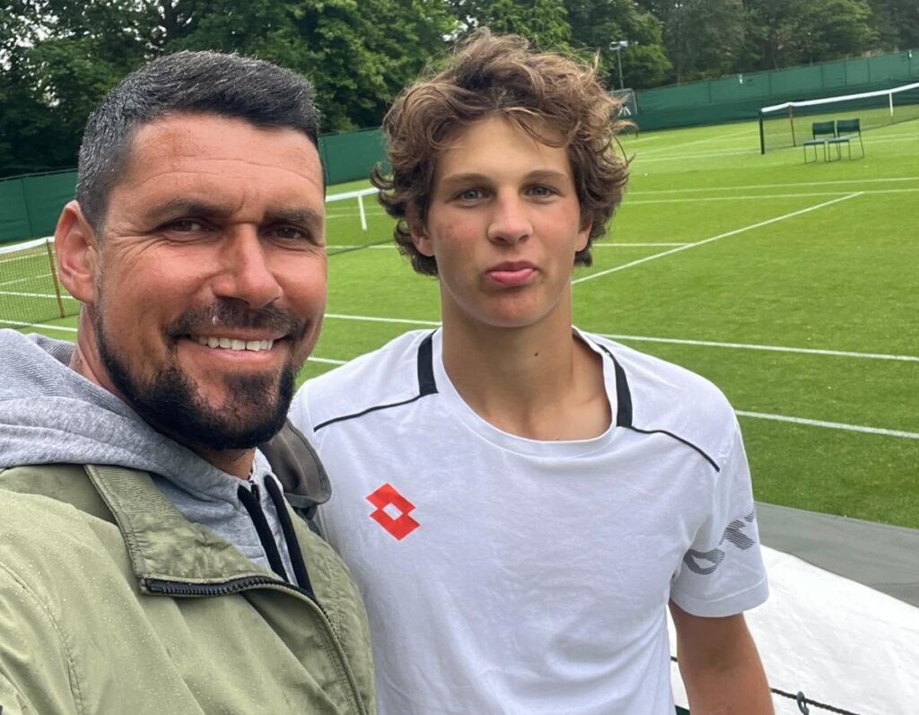 Academia de Tenis Victor Hănescu: Primul pas către excelența sportivă în România