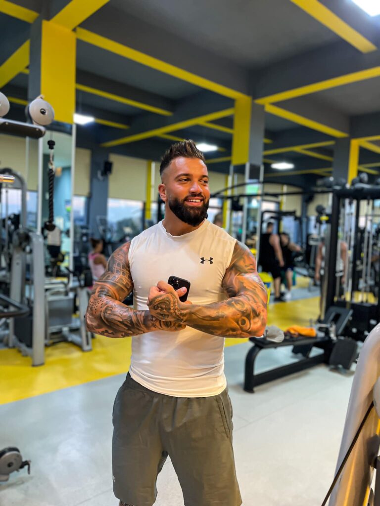 Andy Adetu și colaborarea cu Balkan Pharmaceuticals: cum suplimentele ProHealth îl ajută să își îmbunătățească performanțele sportive