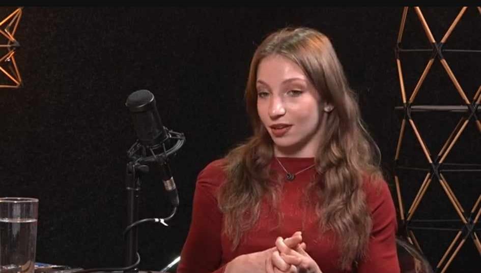 Ana Maria Bărbosu: Folosesc mierea de la micul dejun la sărituri