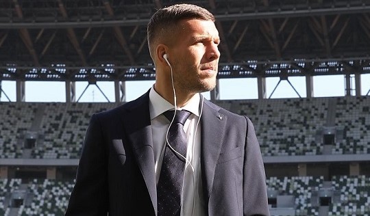 Podolski, în vizorul poliţiei pentru că a fluturat o fumigenă la meciul său de retragere