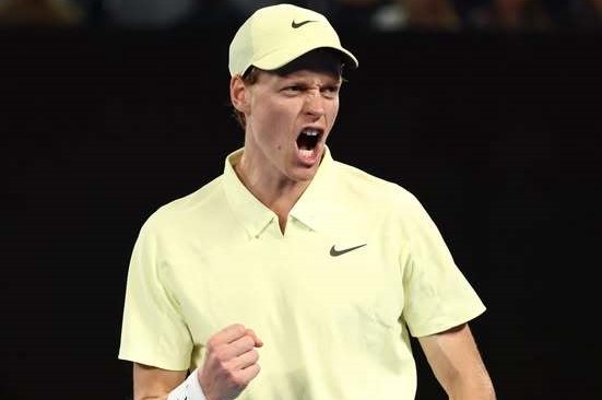 Sinner l-a învins pe Zverev şi a câştigat Australian Open pentru a doua oară consecutiv