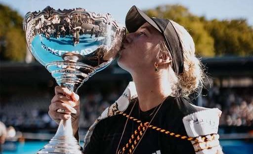 Clara Tauson a câştigat turneul de la Auckland, după ce Naomi Osaka a abandonat