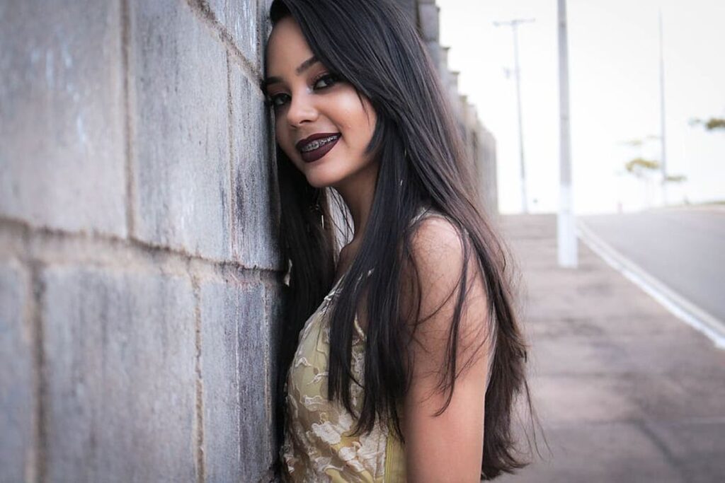 Trebuie să porți aparat dentar preț de câteva luni. Iată când ai voie să-l scoți!