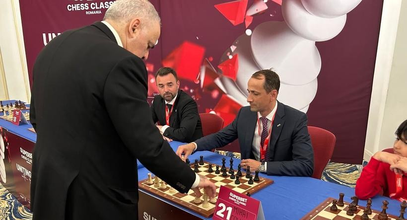 Kasparov a deschis oficial etapa de la Bucureşti a Grand Chess Tour. La competiţie participă şi campionul mondial Dommaraju