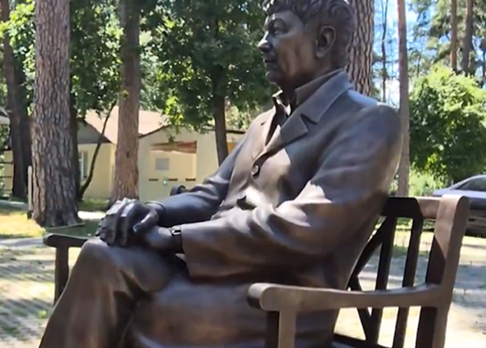 Şahtior Doneţk trimite în România statuia lui Mircea Lucescu. Selecționerul României împlinește azi 80 de ani