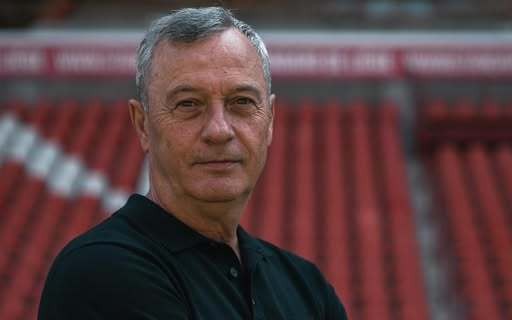 Mircea Rednic a fost demis de la Standard Liege, care era în funcţie din luna iunie