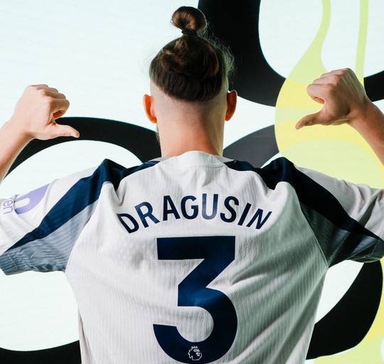 Radu Drăguşin a revenit în lotul lui Tottenham, care a pierdut acasă cu FC Liverpool