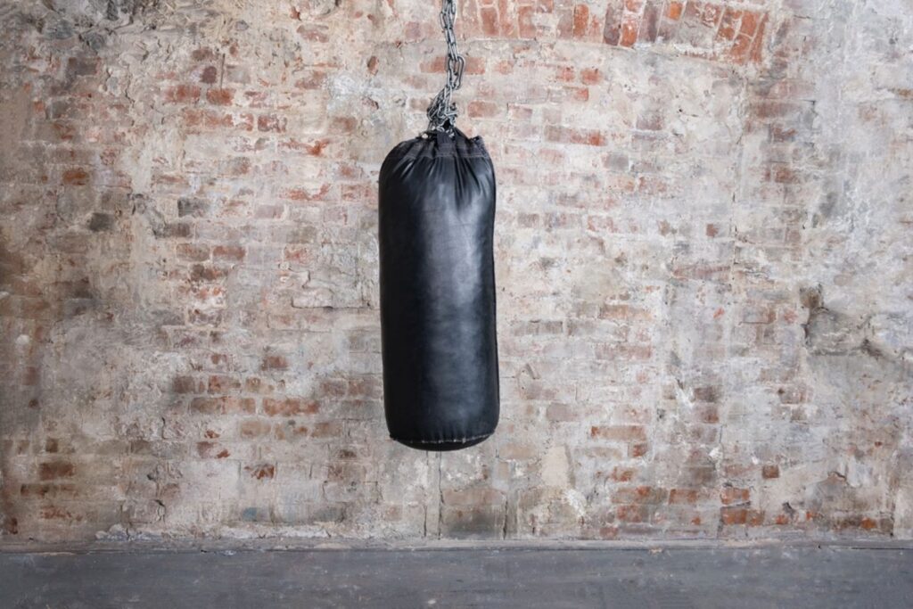 Sacul de box: 9 reguli de încălzire înainte de antrenament