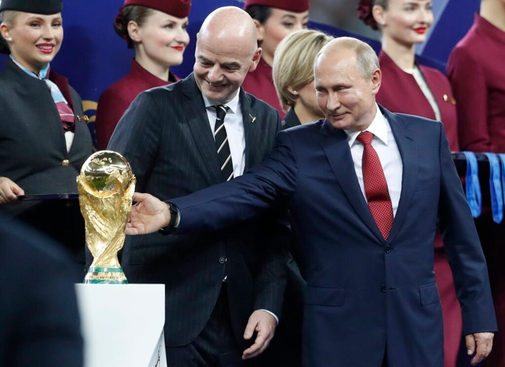 Olimpiada de Periat: Gianni Infantino a descoperit că Donald Trump a inventat, de fapt, fotbalul